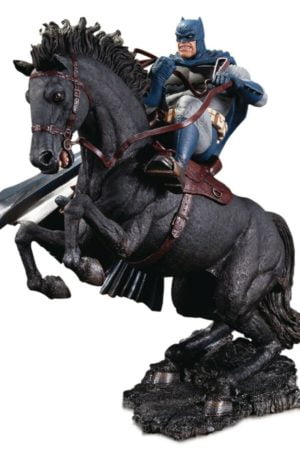 The Dark Knight Returns – Call to arms Statue