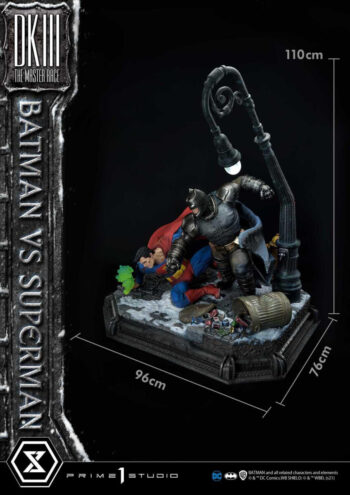 Ultimate Diorama Masterline Batman The Dark Knight Returns Comics Batman versus Superman DX Bonus Version
