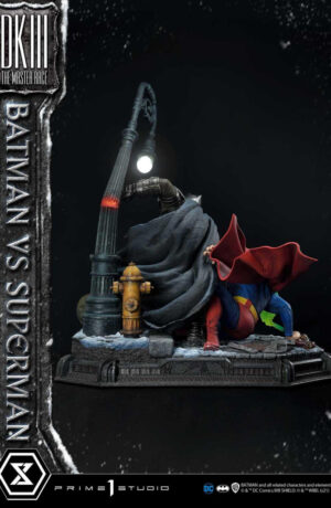 Ultimate Diorama Masterline Batman: The Dark Knight Returns (Comics) Batman versus Superman DX Bonus Version - immagine 11