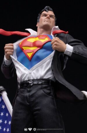DC Comics Deluxe Art Scale Statue 1/10 Clark Kent - immagine 4
