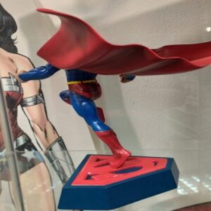 DC Comics Statue Superman Comic Book Edition - Noble Collection - immagine 4