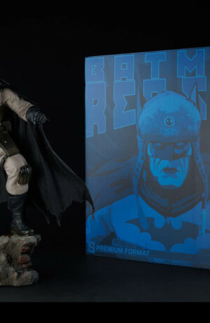 Superman Red Son Premium Format™ Batman Figure - Sideshow - immagine 1