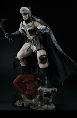 Superman Red Son Premium Format™ Batman Figure - Sideshow - immagine 3