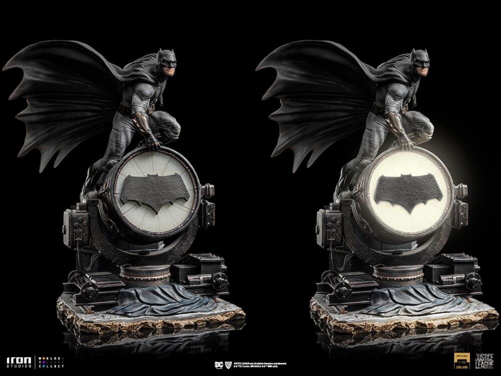 DC Comics Zack Snyder Justice League Batman on Batsignal 1-10 Statue 6