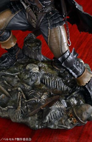 Berserk Guts Black Swordsman 1/7 Statue - immagine 3