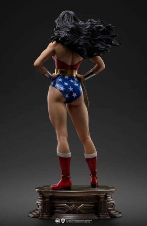 Wonder Woman DC Trinity Legacy Replica 1/4 Statue - immagine 4