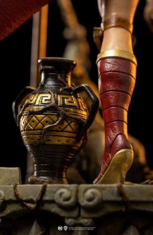 Wonder Woman Unleashed 1/10 Statue - immagine 10