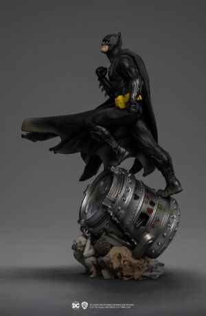DC Comics BDS Art Scale Statue 1/10 Batman Deluxe (Black Version Exclusive) - immagine 4