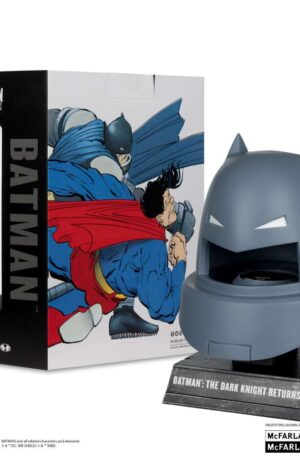The Dark Knight Returns DC Direct Mini Replica 1/3 Batman Armored Cowl - immagine 3